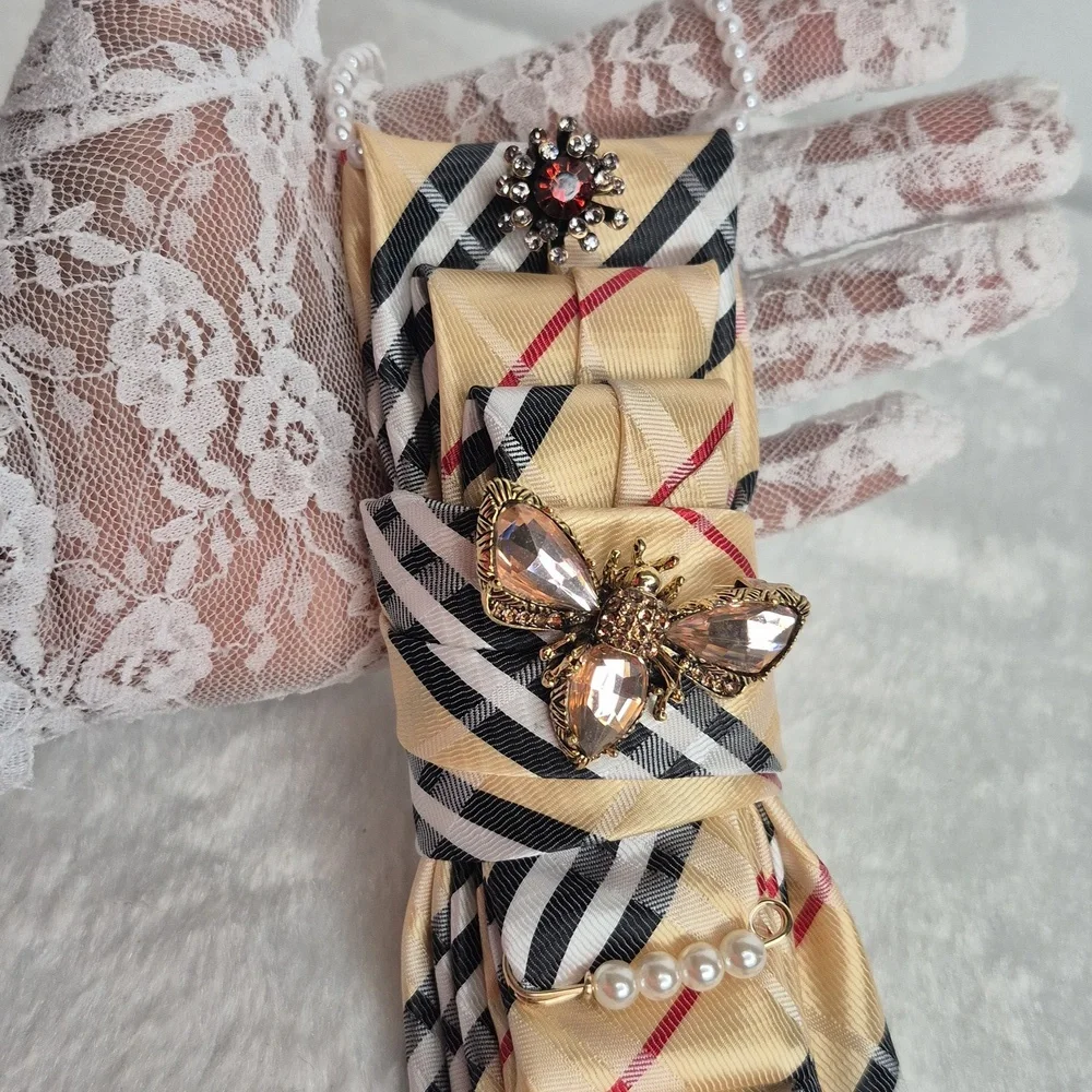 Handcrafted Luxury Fashion Necktie Necklace 📿 (PLAID PLEASURES)
